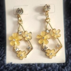 Beautiful Yellow Flower Dangle Earrings